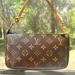 Louis Vuitton Pochette Accessoires